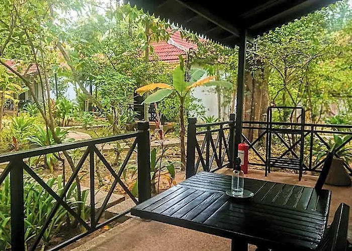Sojourn Boutique 4*